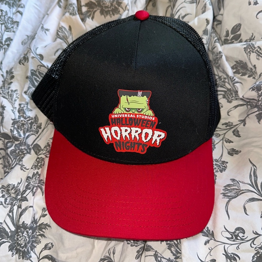 Halloween horror nights trucker hat UNISEX
